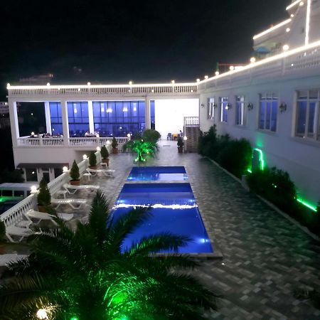 Hotel Zura Palace クヴァリアティ エクステリア 写真