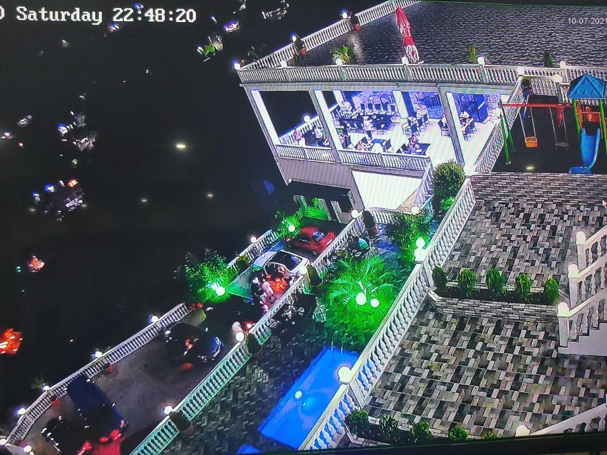Hotel Zura Palace クヴァリアティ エクステリア 写真
