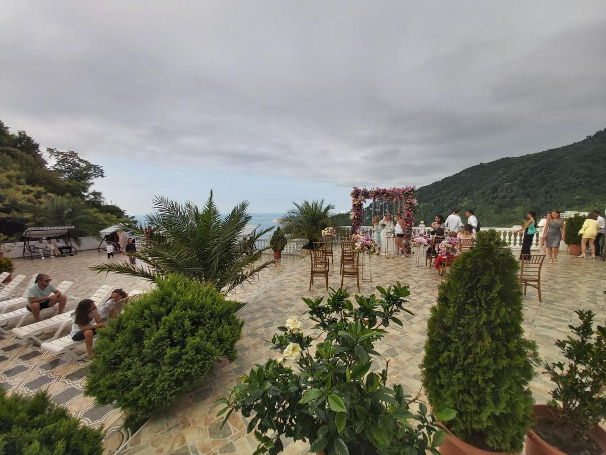 Hotel Zura Palace クヴァリアティ エクステリア 写真