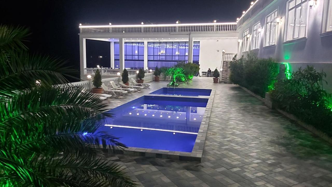 Hotel Zura Palace クヴァリアティ エクステリア 写真