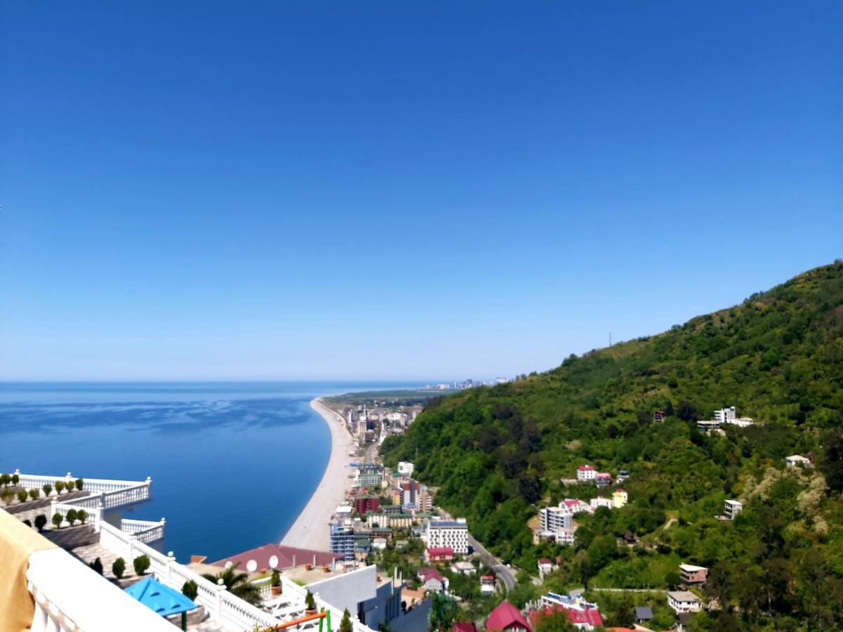 Hotel Zura Palace クヴァリアティ エクステリア 写真