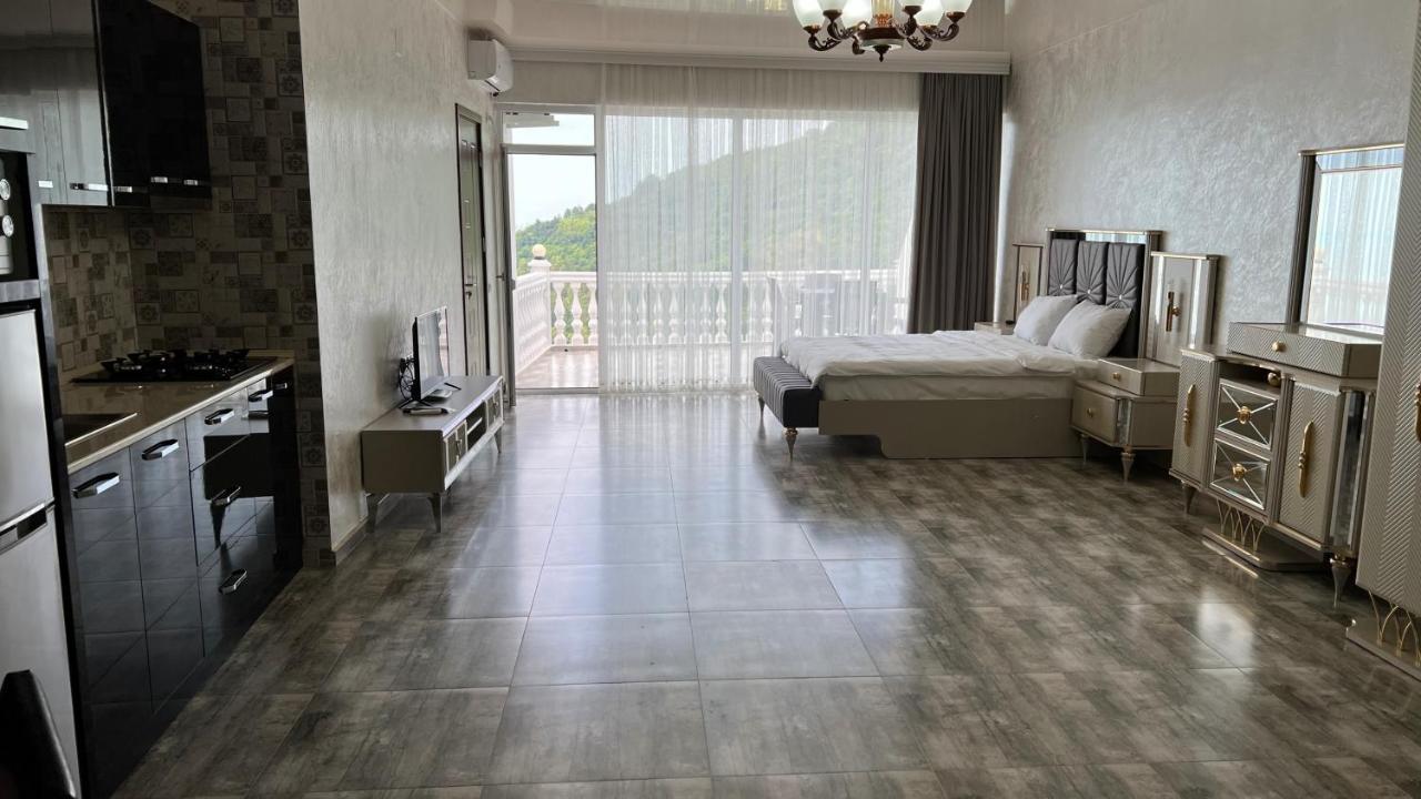 Hotel Zura Palace クヴァリアティ エクステリア 写真