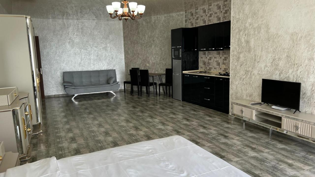 Hotel Zura Palace クヴァリアティ エクステリア 写真