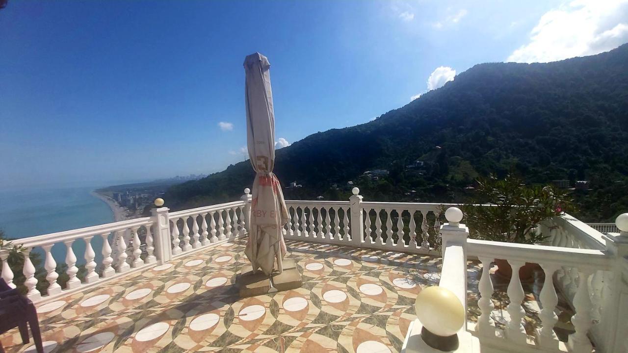 Hotel Zura Palace クヴァリアティ エクステリア 写真